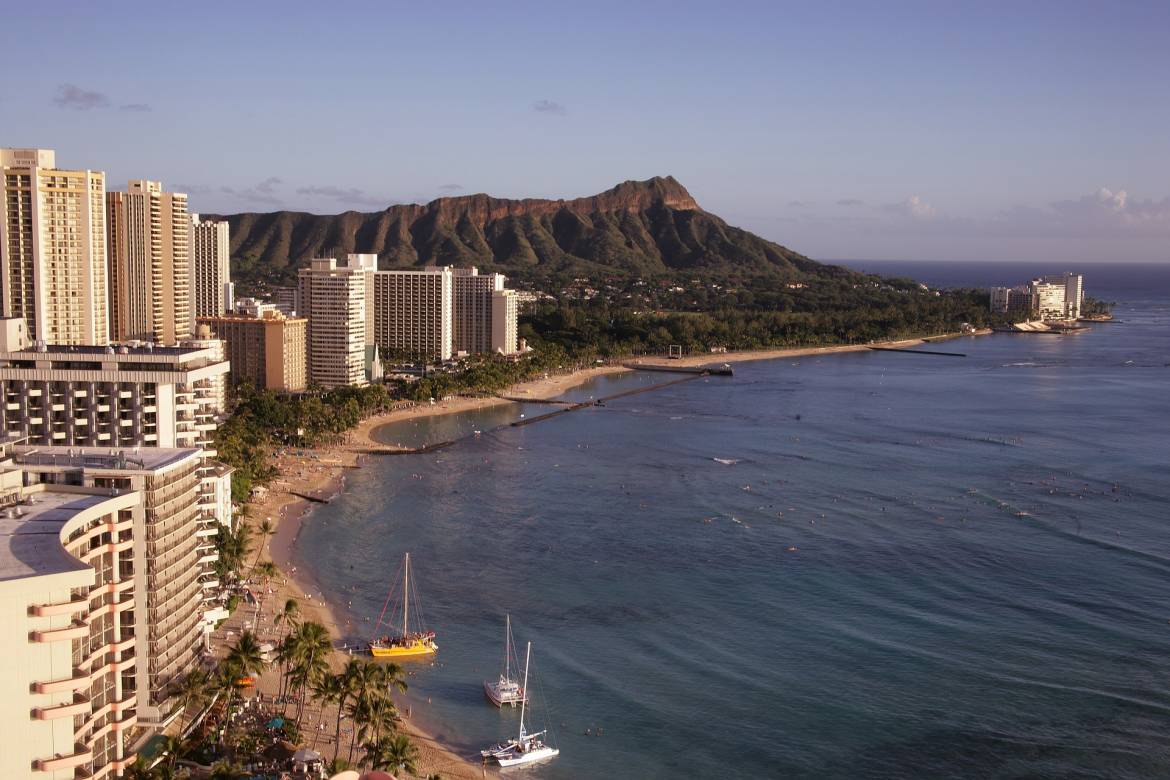 PB-waikiki-beach-553621_1920.jpg